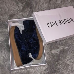 Cape Robin Velvet Blue Creepers